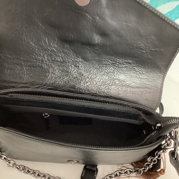 REDUCED HOUSE OF HARLOW 1960 BLACK LEATHER EMBELLISHED CRYSTAL BEE DECOR BAG - Picture 4 of 13